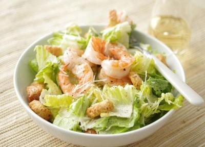 سالاد سزار میگو با این ترفندهای ساده طعمش رستورانی و بی نظیر میشه! سالاد سزار میگو با این ترفندهای ساده طعمش رستورانی و بی نظیر میشه!